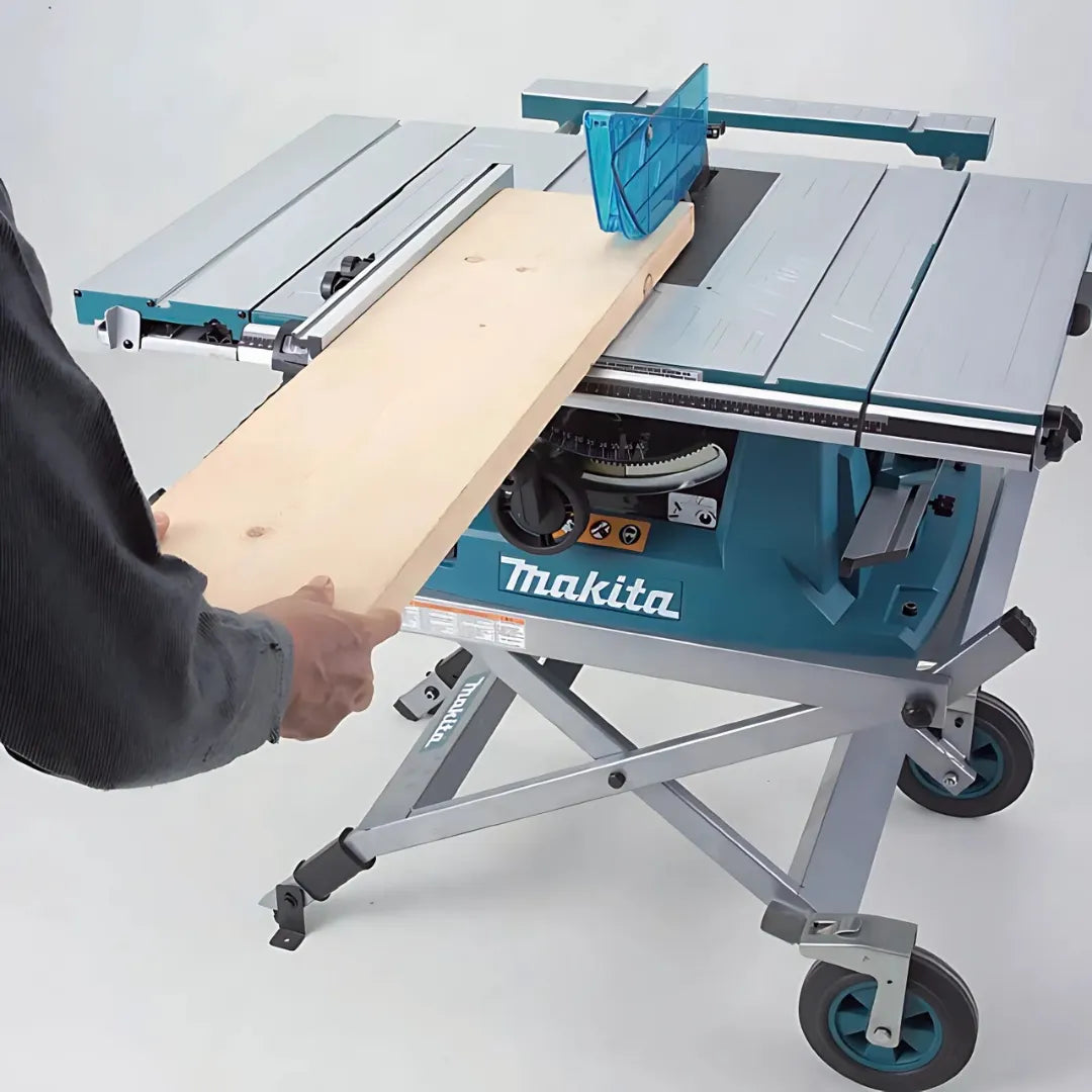 Makita (10") Table Saw with Stand M-MLT100
