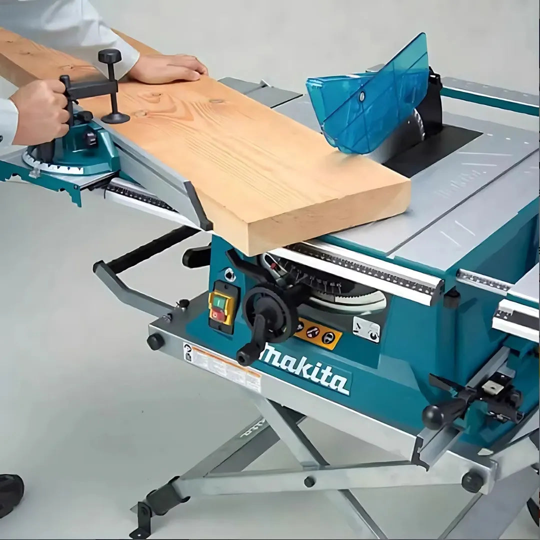Makita (10") Table Saw with Stand M-MLT100