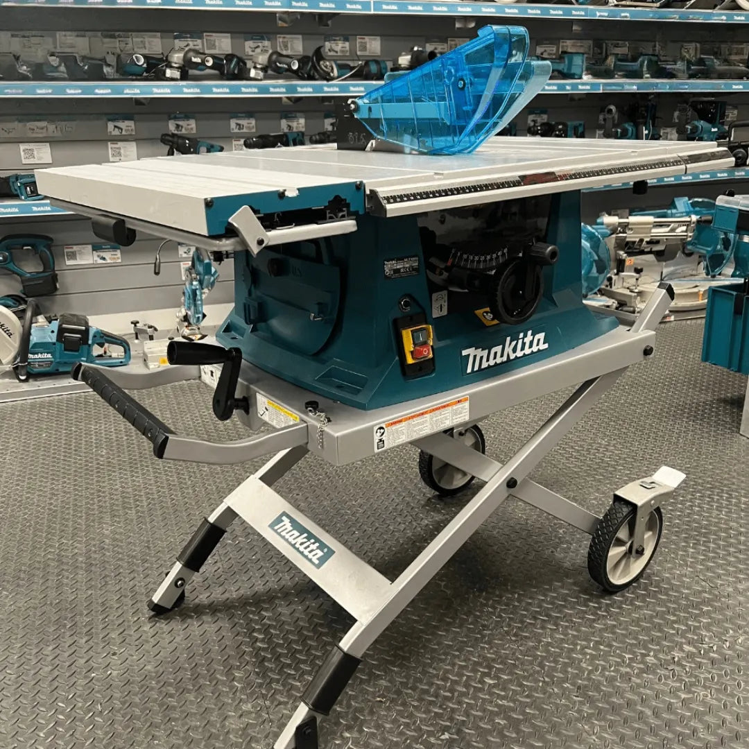 Makita (10") Table Saw with Stand M-MLT100